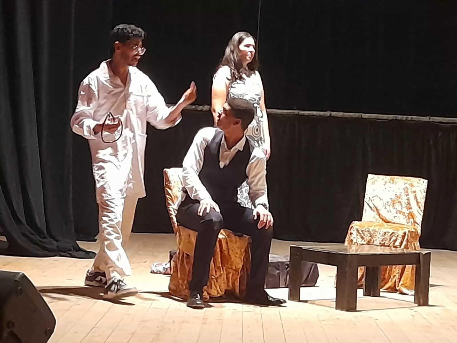 زخم كبير مهرجان مسرح الجنوب يجذب جمهور قنا..صور