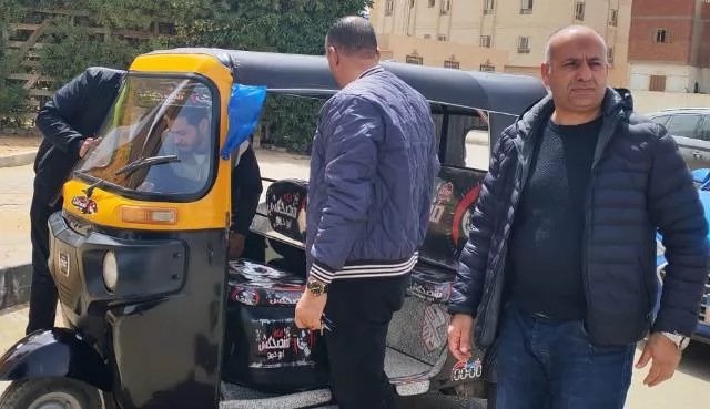 جهاز بدر ينفذ مجزرة للتوك توك بمصادرة 39 بعد مطاردة فى الشوارع.. 