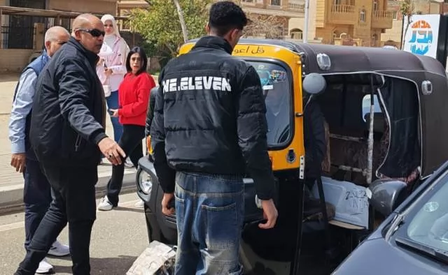 جهاز بدر ينفذ مجزرة للتوك توك بمصادرة 39 بعد مطاردة فى الشوارع.. 