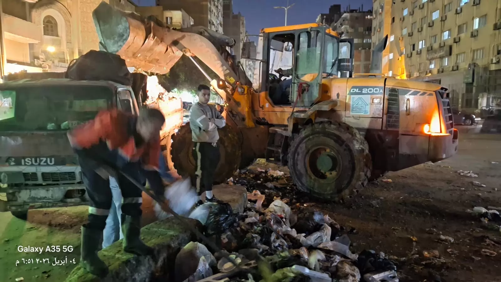 حملة نظافة بشارع الغاز والمنطقة المحيطة بالوراق