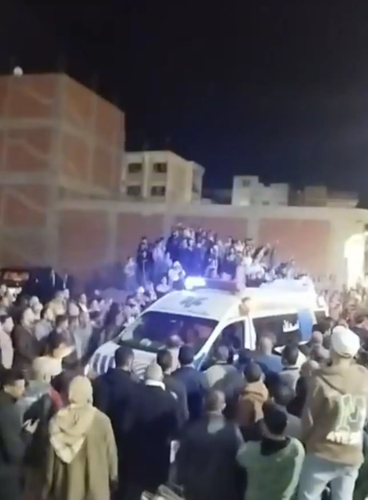 وزير البترول ومحافظ الدقهلية يشاركان في تشييع جثمان شهيد الإمارات