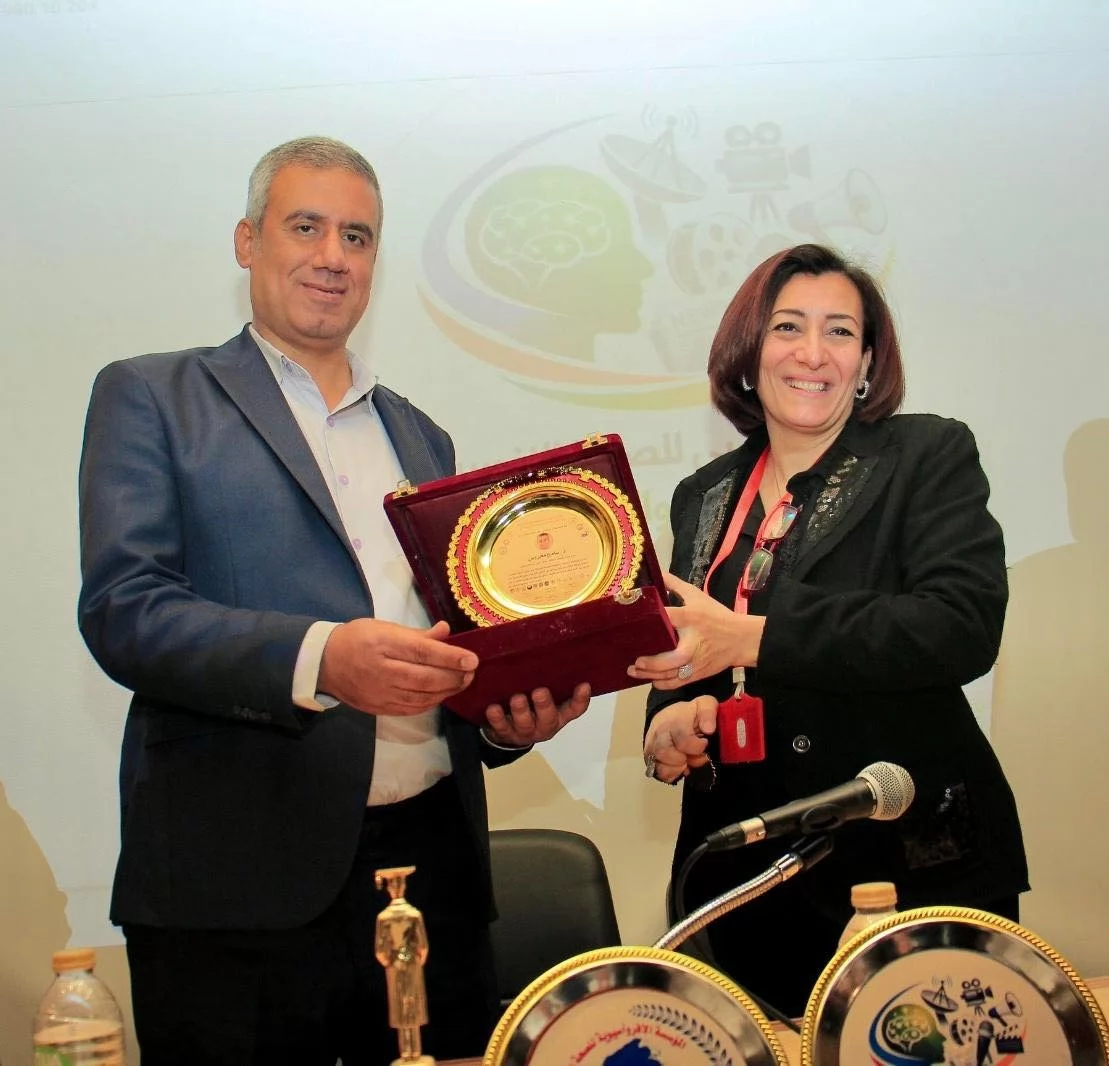 تكريم عبد المحسن سلامة وسامح محروس في مؤتمر الصحة النفسية والذكاء الاصطناعي