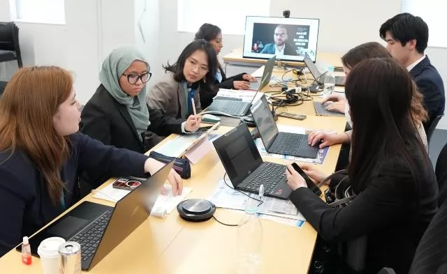 إنجازات دولية وتقنية لكوادر كلية الإدارة بالجامعة المصرية الروسية