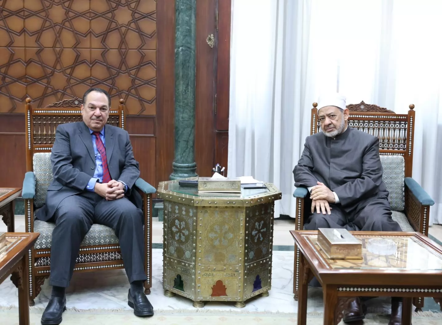 شيخ الأزهر يستقبل السفير الكويتي لدى القاهرة لبحث سبل التعاون 