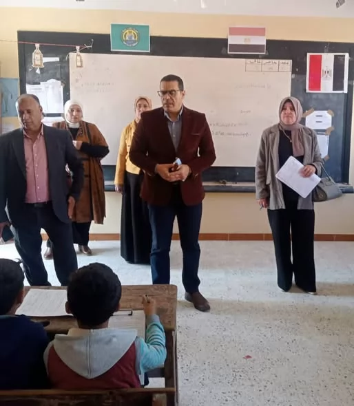 وكيل تعليم الإسماعيلية يتفقد مدارس فايد..صور