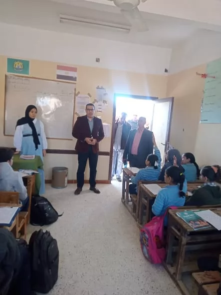 وكيل تعليم الإسماعيلية يتفقد مدارس فايد..صور