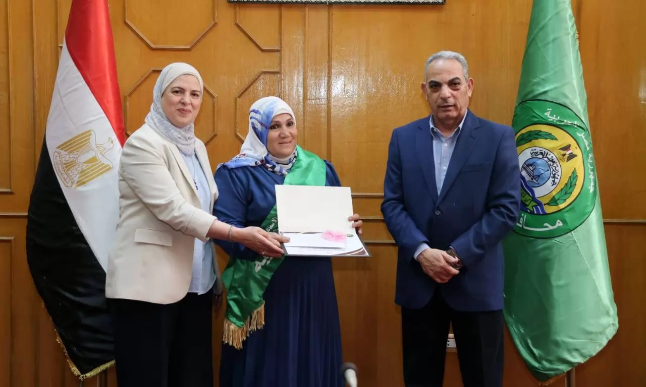 محافظ الإسماعيلية يكرم الأمهات المثاليات لعام ٢٠٢٦..صور