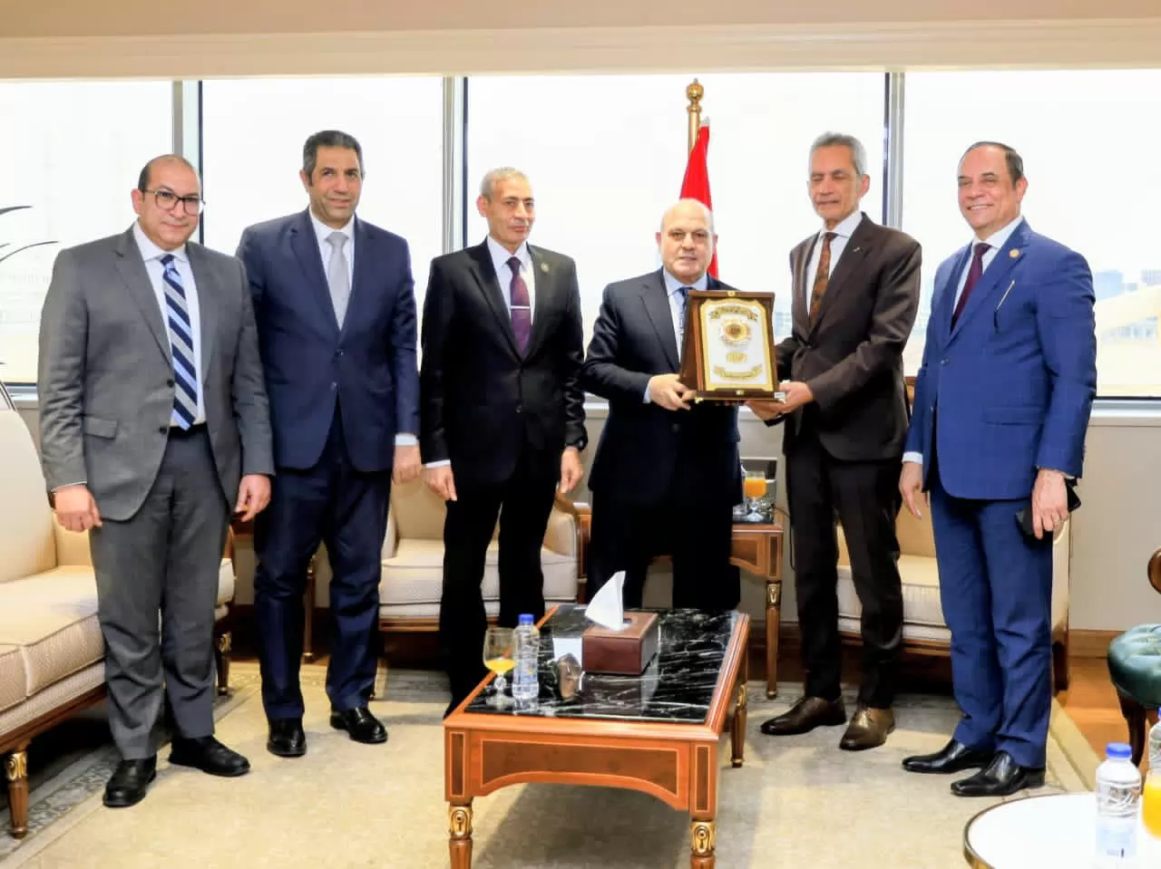 رئيس النيابة الإدارية يهنئ وزير شئون المجالس النيابية بتوليه منصب