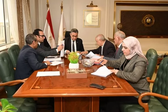 وزير التموين يبحث مطالب المواطنين مع أعضاء النواب والشيوخ