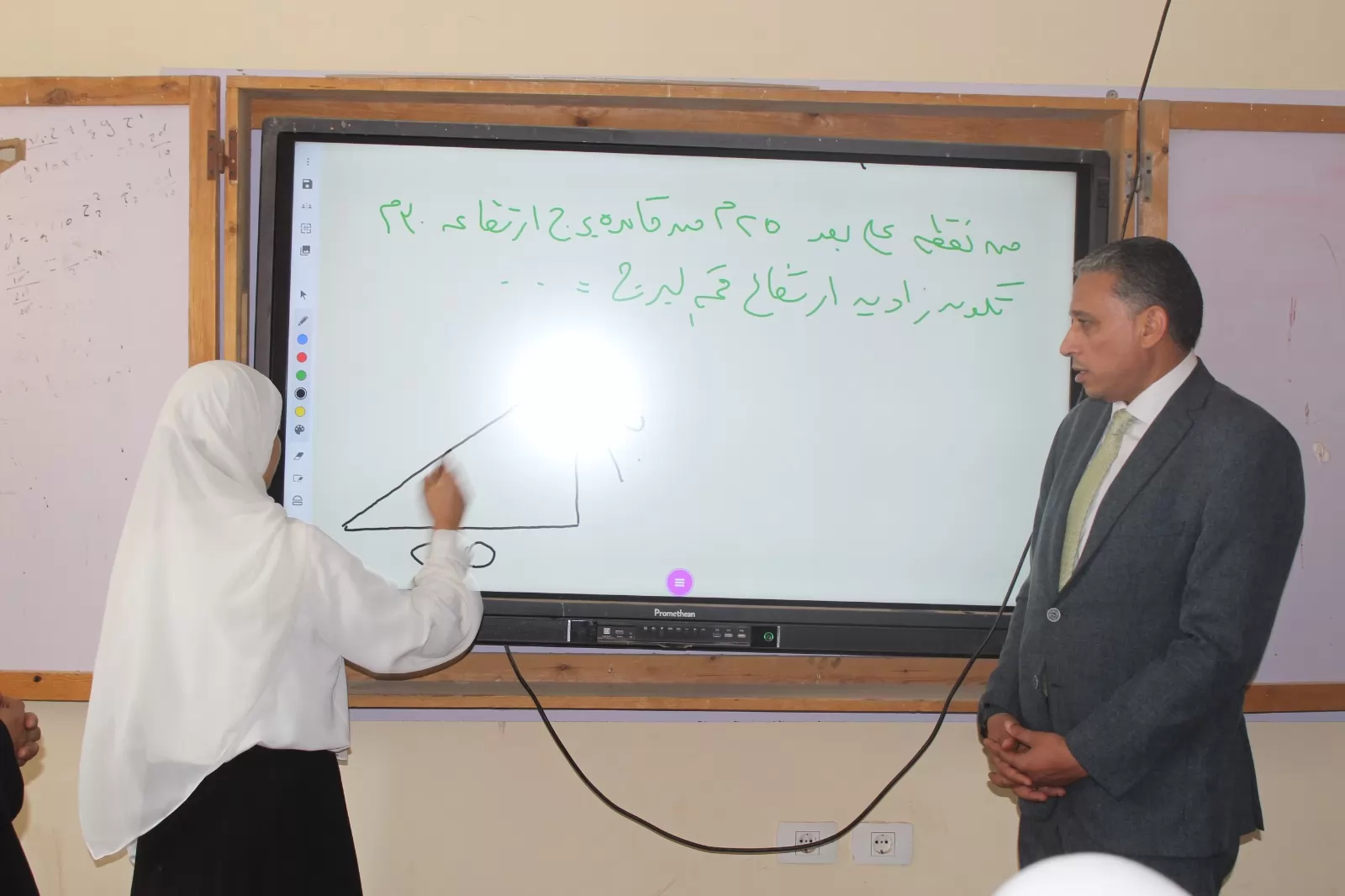 مدير تعليم الجيزة يقود جولة تفقدية بمدارس أوسيم ومنشأة القناطر 