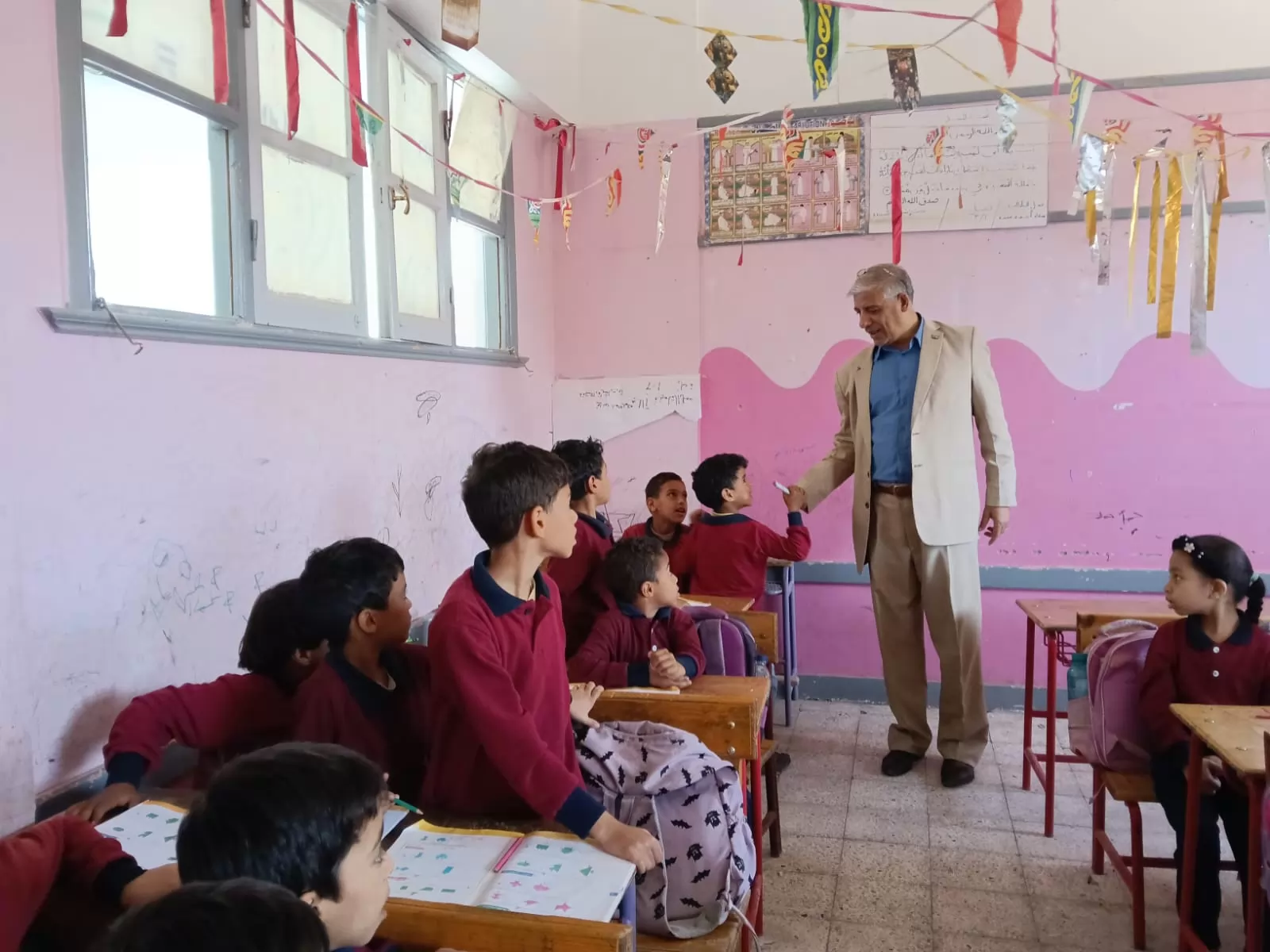 جولة مفاجئة لوكيل تعليم قنا لمتابعة الانضباط المدرسي