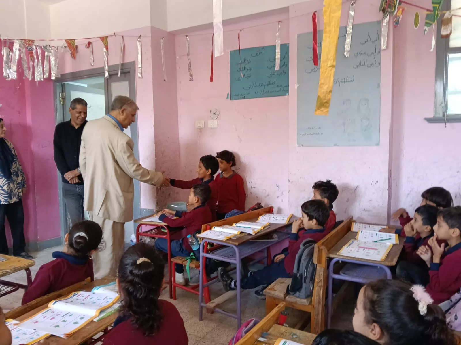 جولة مفاجئة لوكيل تعليم قنا لمتابعة الانضباط المدرسي