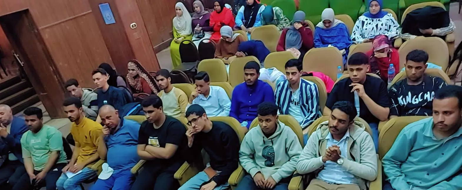 مجمع إعلام قنا يناقش تأثير مواقع التواصل على القيم الأخلاقية