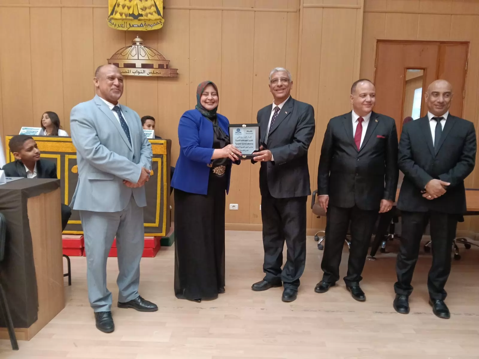 وكيل تعليم قنا يشهد نموذج محاكاة مجلس النواب لطلاب 