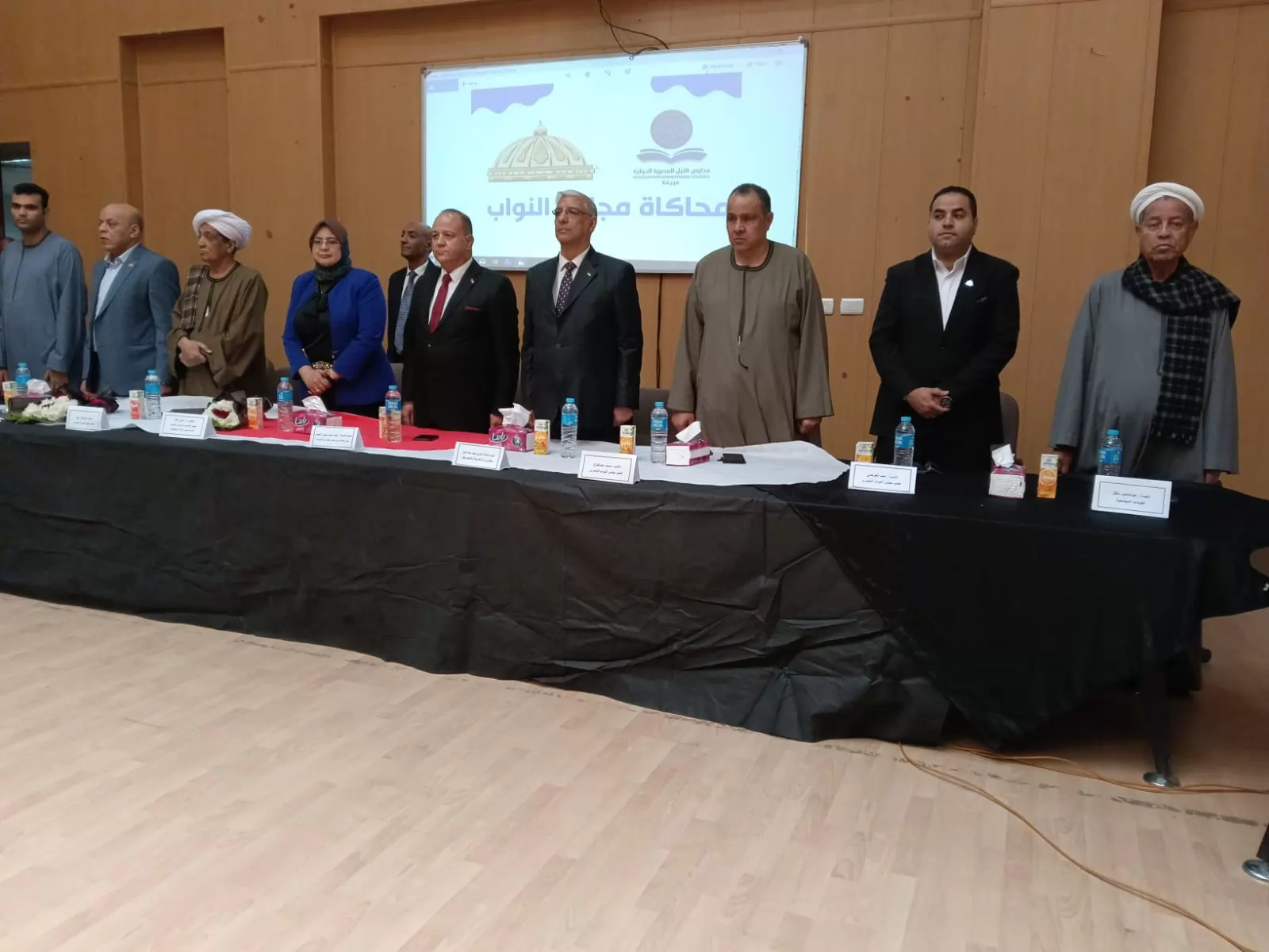 وكيل تعليم قنا يشهد نموذج محاكاة مجلس النواب لطلاب 