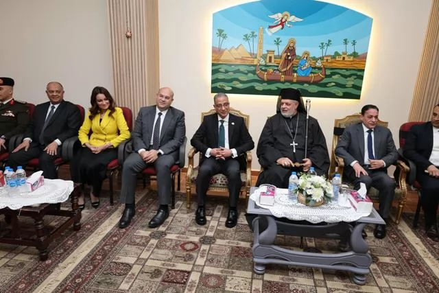 الأنصاري يزورالكنيسة الكاثوليكيةلتقديم التهنئة بمناسبة عيدالقيامة