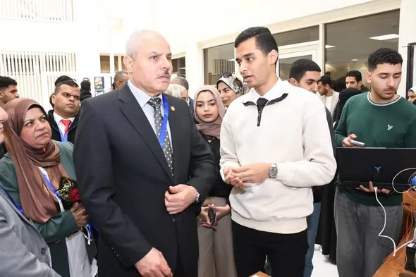 52 مشروع تخرج تعكس توظيف الذكاء الاصطناعي بحاسبات القناة