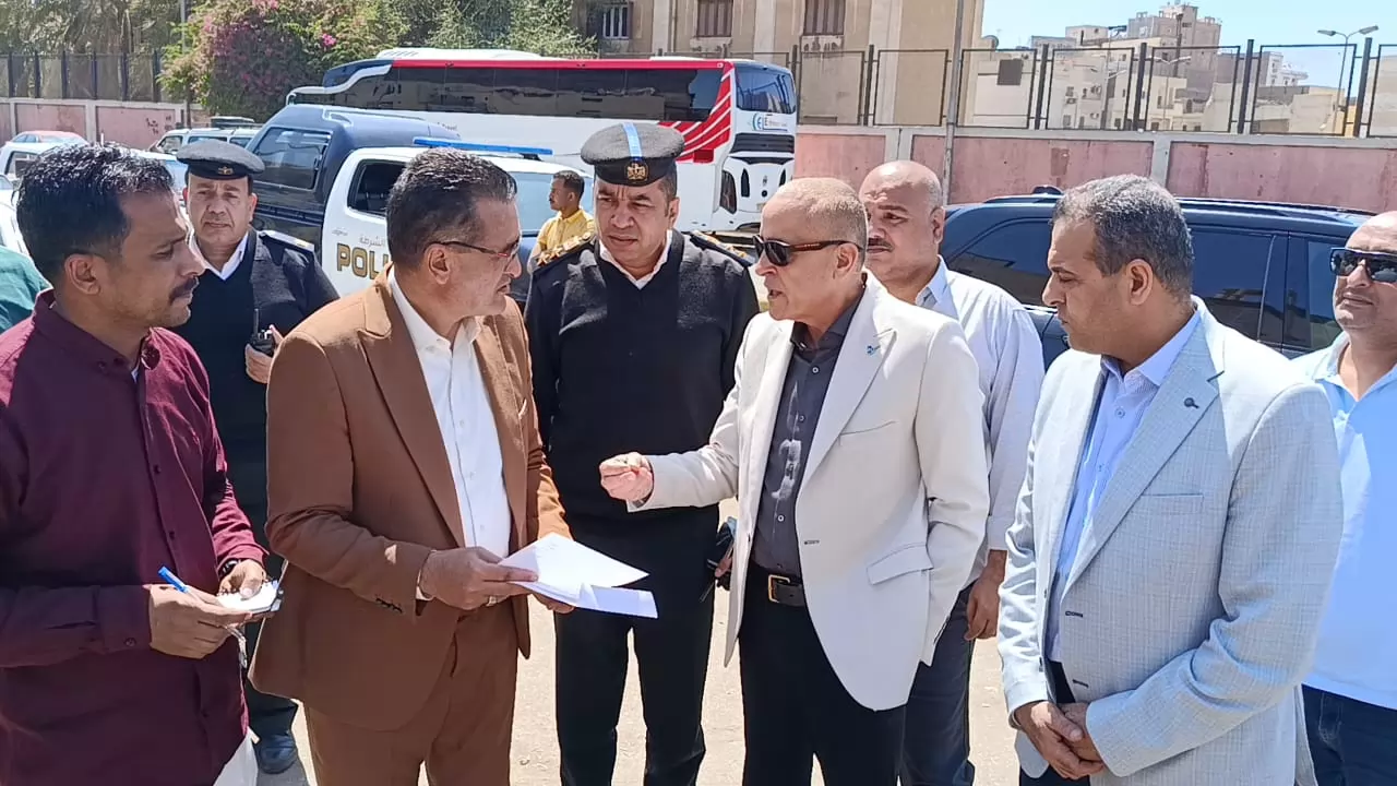 محافظ الأقصر يتفقد الأسعار بسوق شرق السكة الحديد..صور