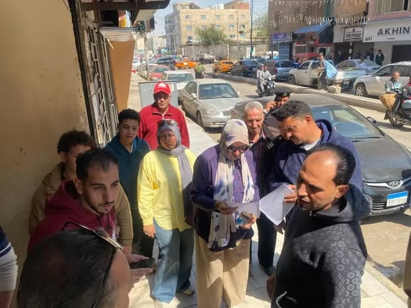 حملة “شارع منظم رصيف آمن” تطارد الإشغالات بالإسماعيلية..صور