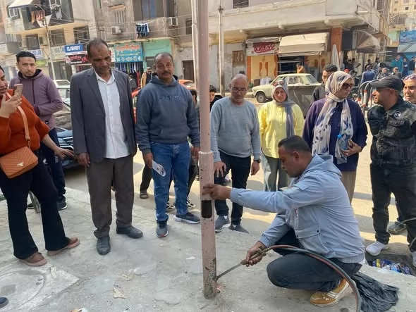 حملة “شارع منظم رصيف آمن” تطارد الإشغالات بالإسماعيلية..صور