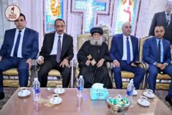 محافظ سوهاج يزور المطرانيات لتقديم التهنئة للأخوة الأقباط 