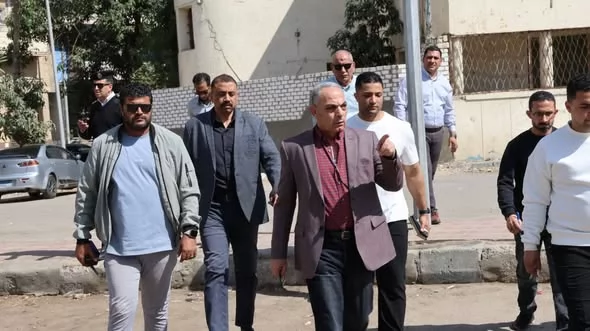 محافظ الإسماعيلية يتفقد شوارع حي أول..صور