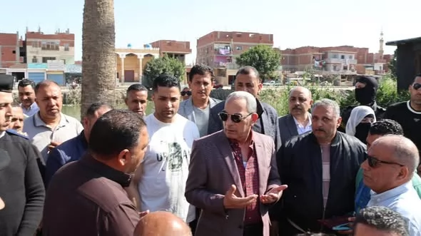 محافظ الإسماعيلية يتفقد قرى أبوصوير ويوجه بحل المشكلات الخدمية
