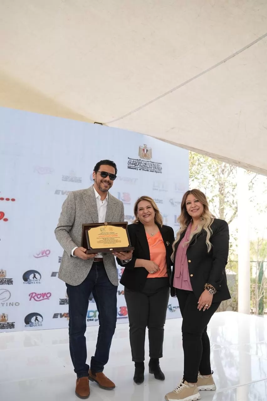 دكتورة دينا مصطفى تكرم نجوم الفن والإعلام لمشاركتهم في دعم ذوي التوحد