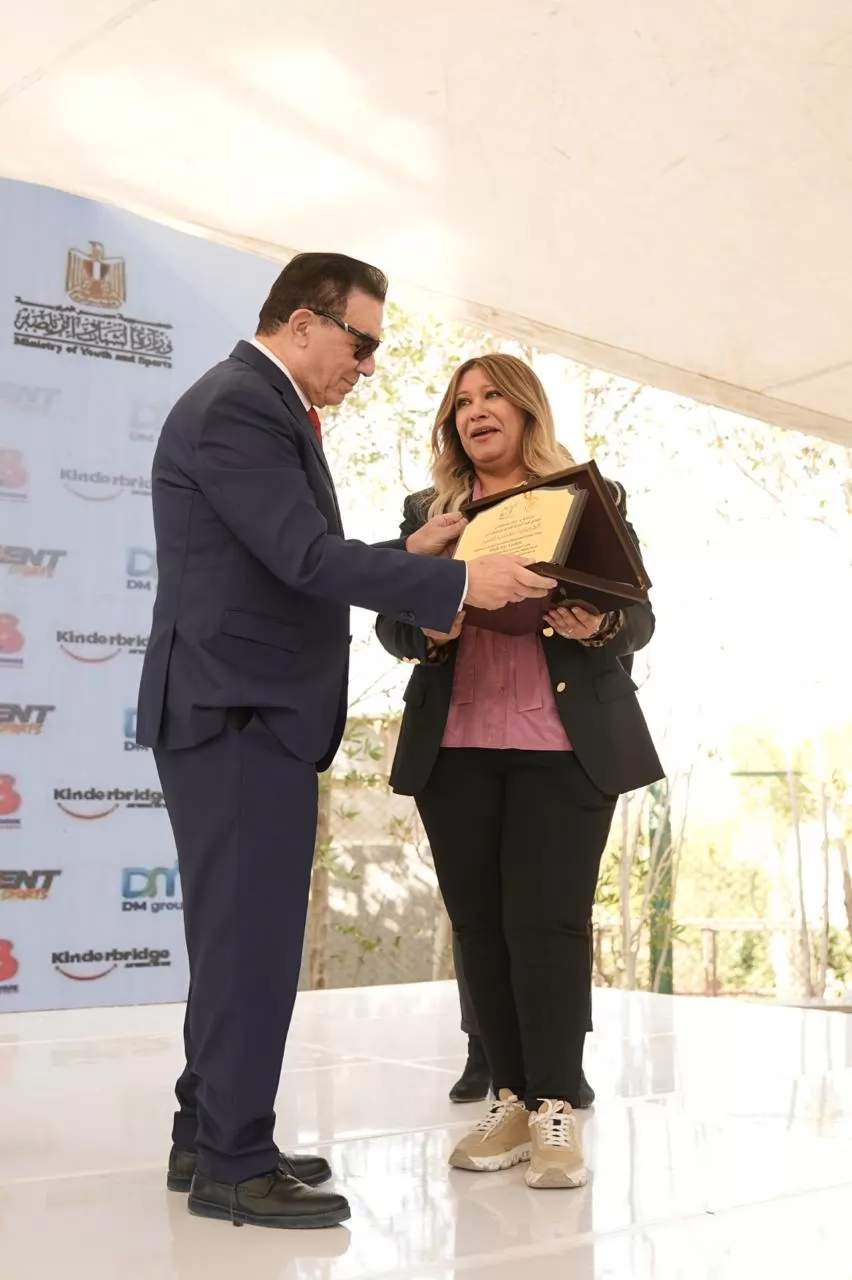 دكتورة دينا مصطفى تكرم نجوم الفن والإعلام لمشاركتهم في دعم ذوي التوحد