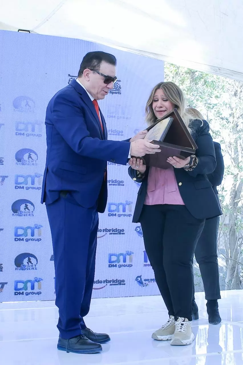 دكتورة دينا مصطفى تكرم نجوم الفن والإعلام لمشاركتهم في دعم ذوي التوحد