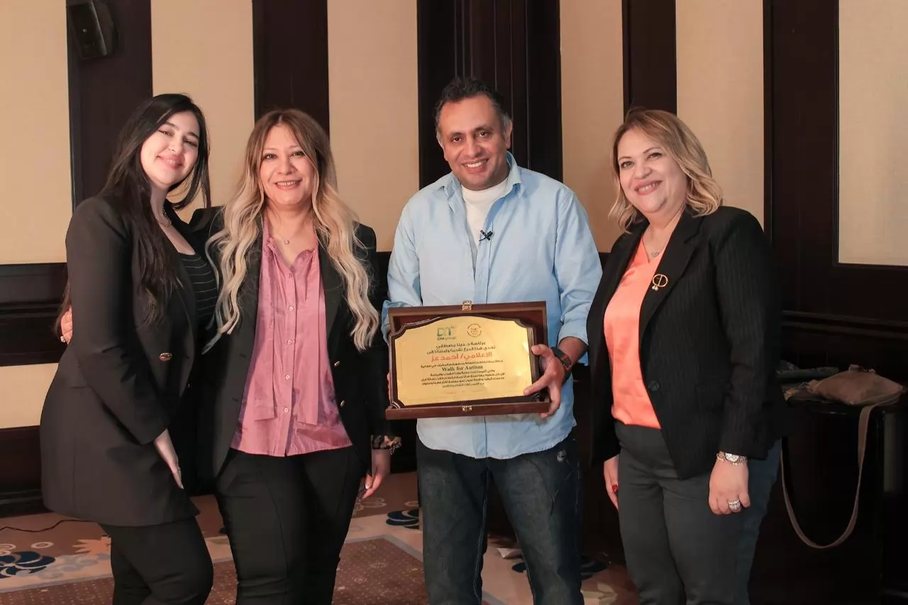 دكتورة دينا مصطفى تكرم نجوم الفن والإعلام لمشاركتهم في دعم ذوي التوحد
