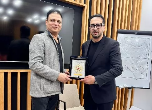 سفير مصر في سلوفاكيا  يزور بعثة منتخب اليد 2008 ويشيد بالأداء الع