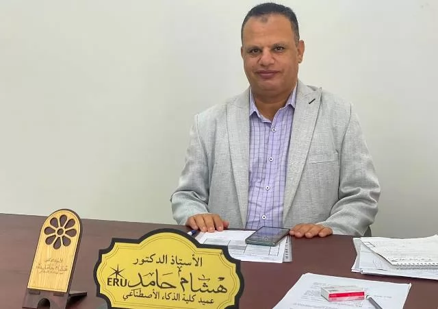 تفاصيل تكريم وزير الإتصالات لطلاب وخريجى الجامعة المصرية الروسية.