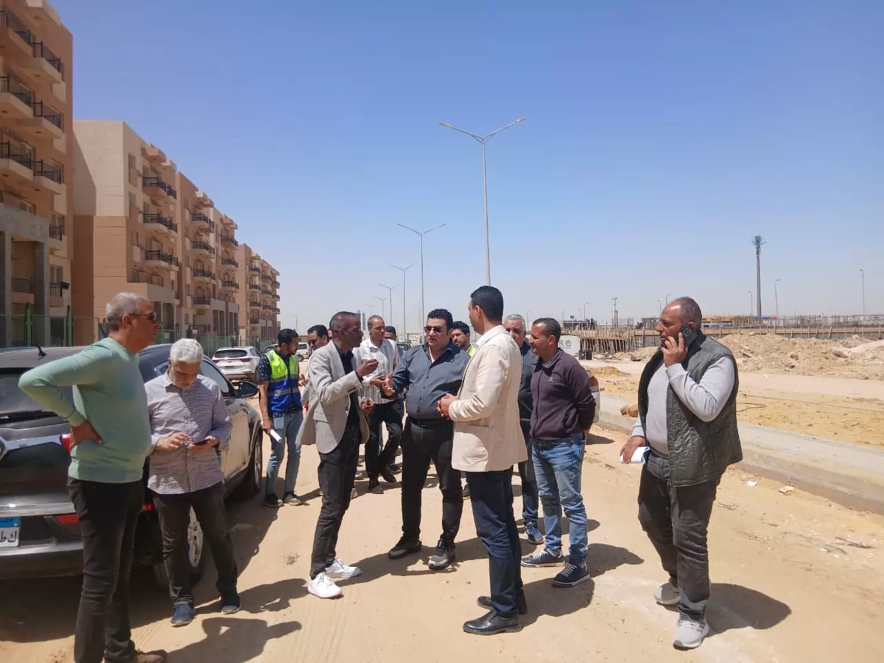 بلمسات جمالية.. جهاز القاهرة الجديدة يرفع كفاءة طرق التجمع الثالث