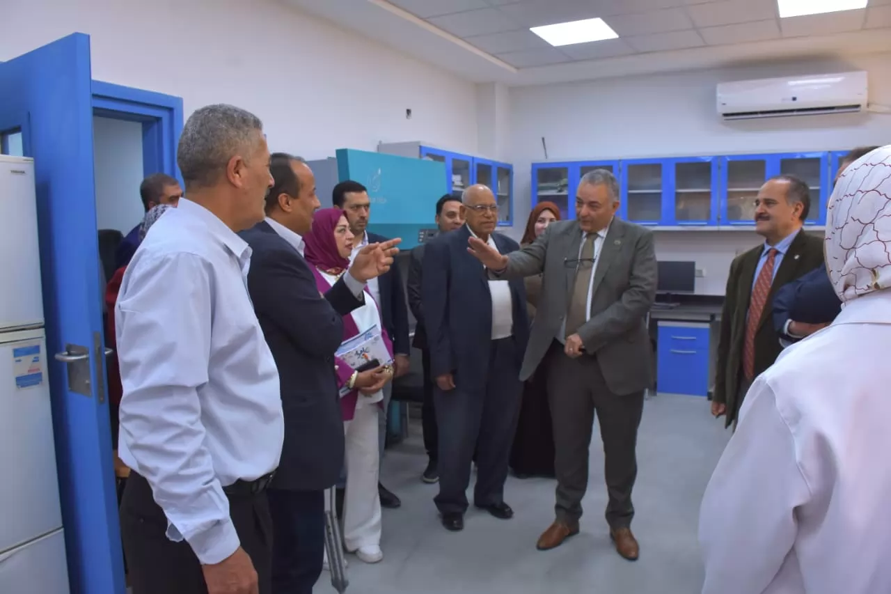 قطاع العلوم الأساسية يتفقد جاهزية كلية تكنولوجيا حيوية السادات