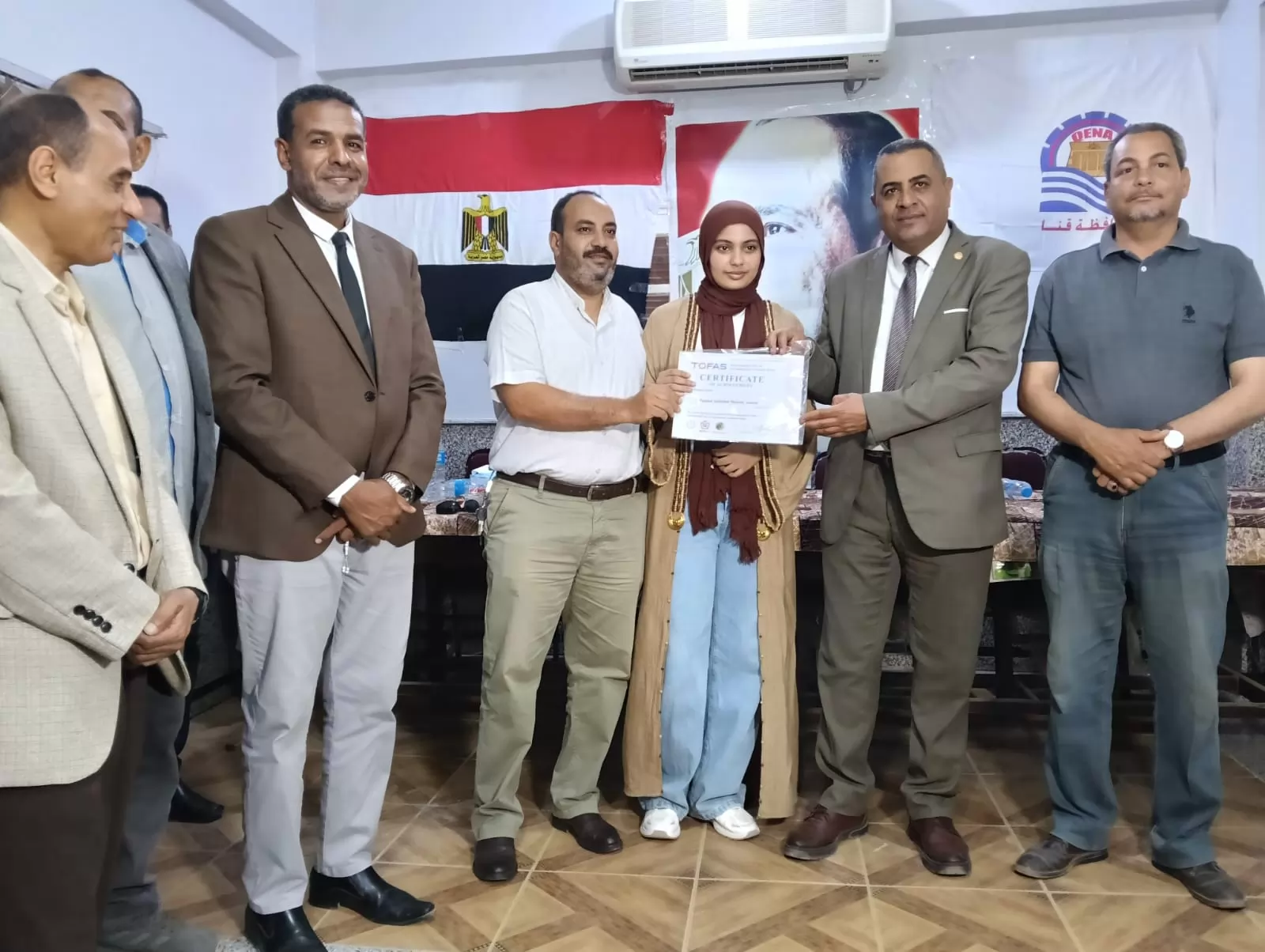 تعليم قنا يكرم 29 طالبا حصلوا على شهادات دولية من