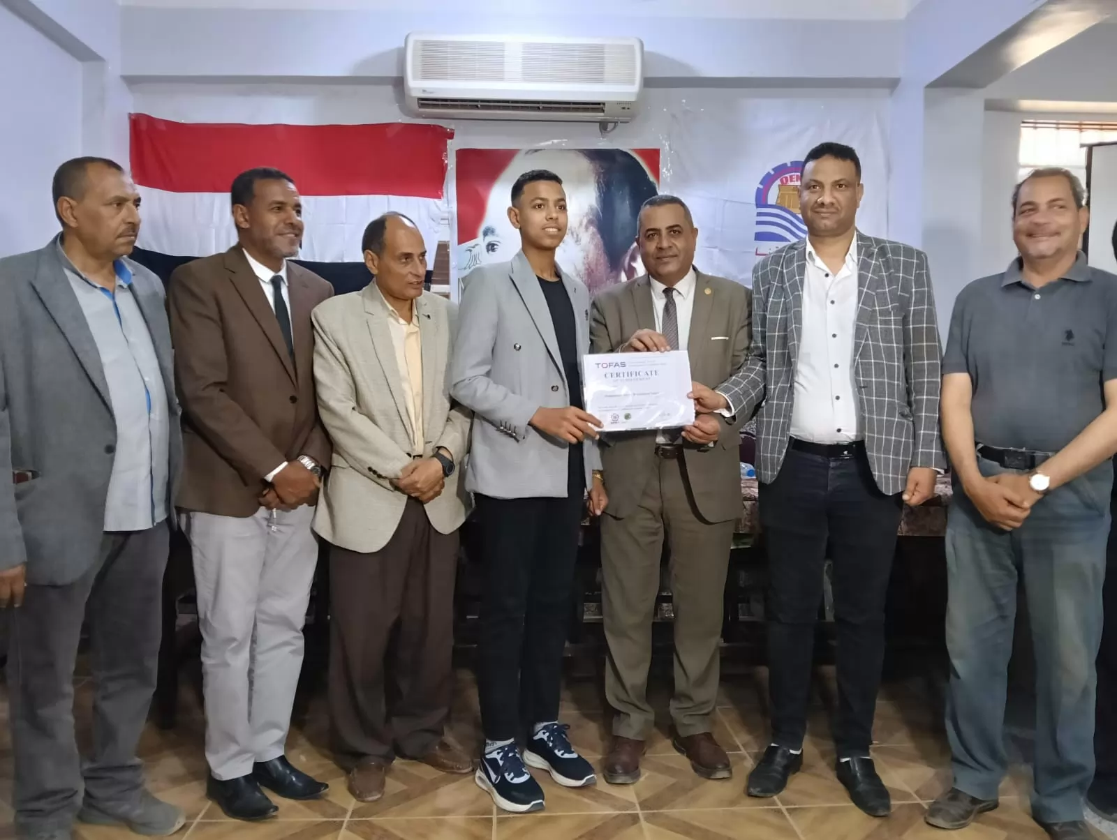 تعليم قنا يكرم 29 طالبا حصلوا على شهادات دولية من