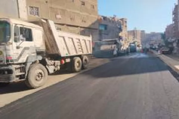 محافظ الجيزة: تطوير ورصف الطبقة السطحية لطرق ترعة فهمي والبراجيل 