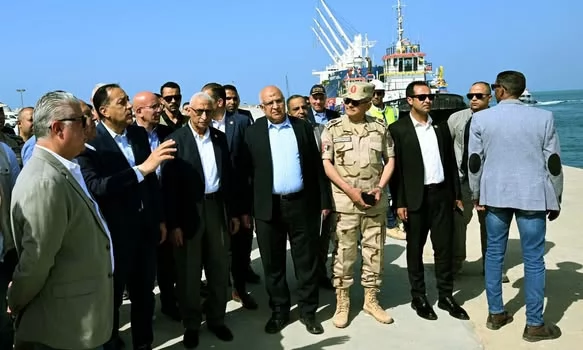رئيس الوزراء يتفقد مشروع تطوير ميناء العريش البحري