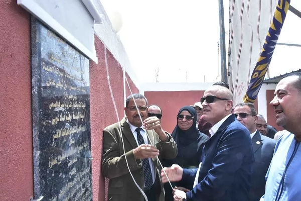 محافظ الاقصر: إنشاء كوبرى الدير ووحدة الغسيل الكلوى