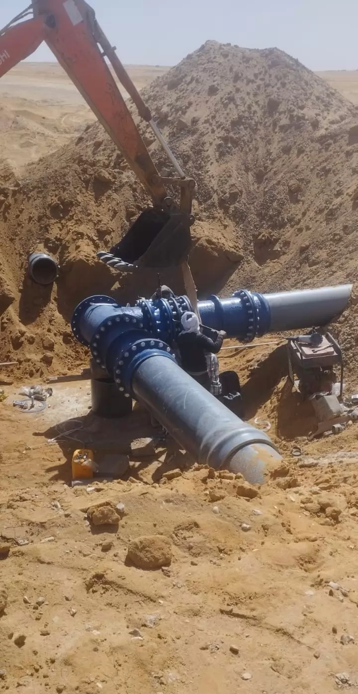 الإسكان تتابع موقف تنفيذ مشروعات المرافق والطرق في أكتوبر الجديدة