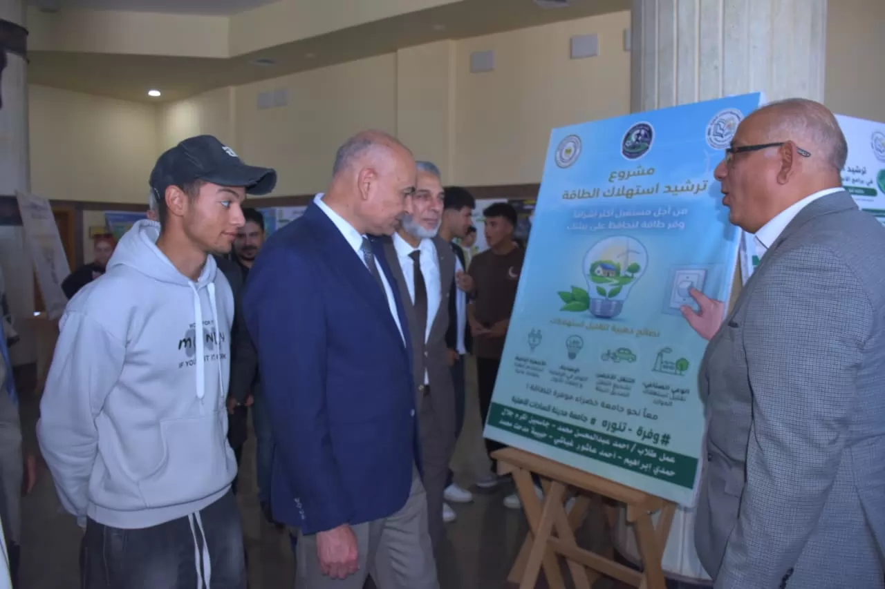 رئيس جامعة السادات يشيد بإبداعات طلاب الجامعة الأهلية