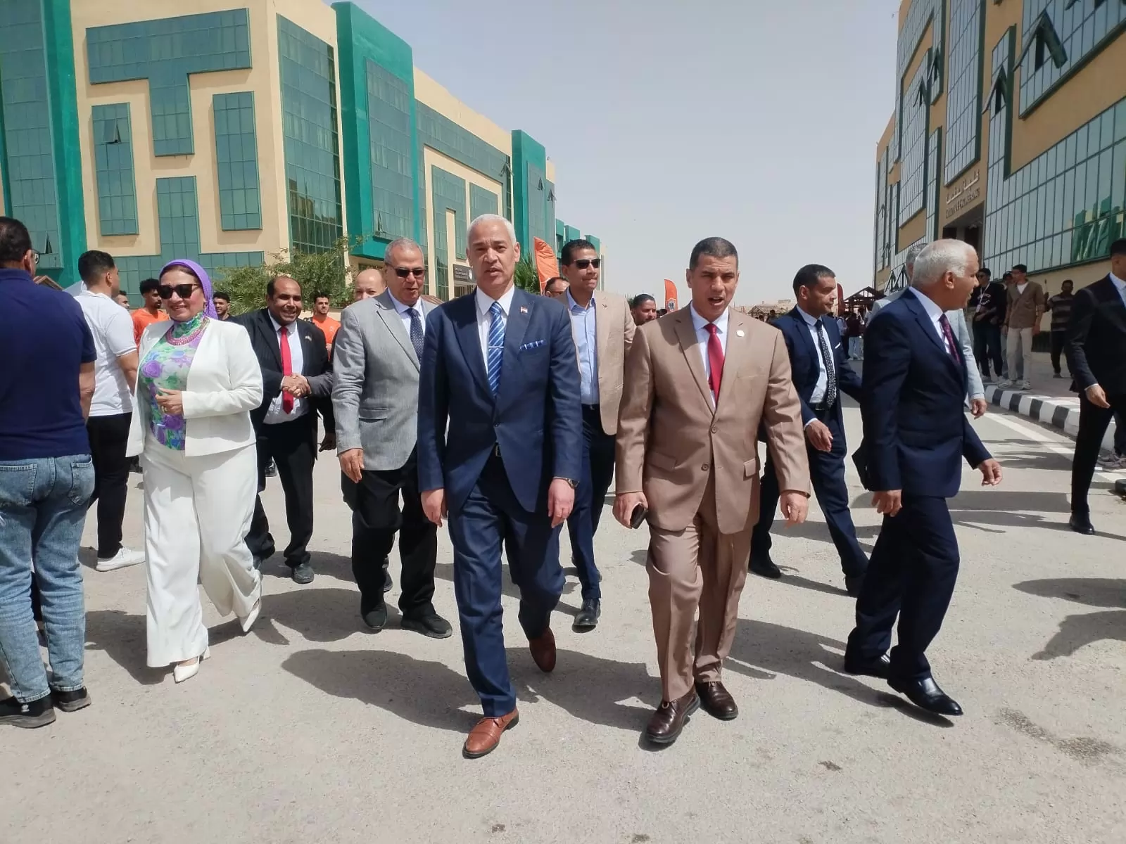 جامعة أسيوط تشارك بملتقى الربيع الأول في جامعة 