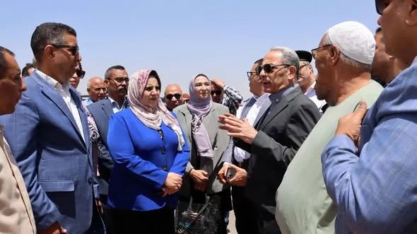 محافظ الإسماعيلية يتفقد المحاور وإنشاءات المرافق بالقصاصين