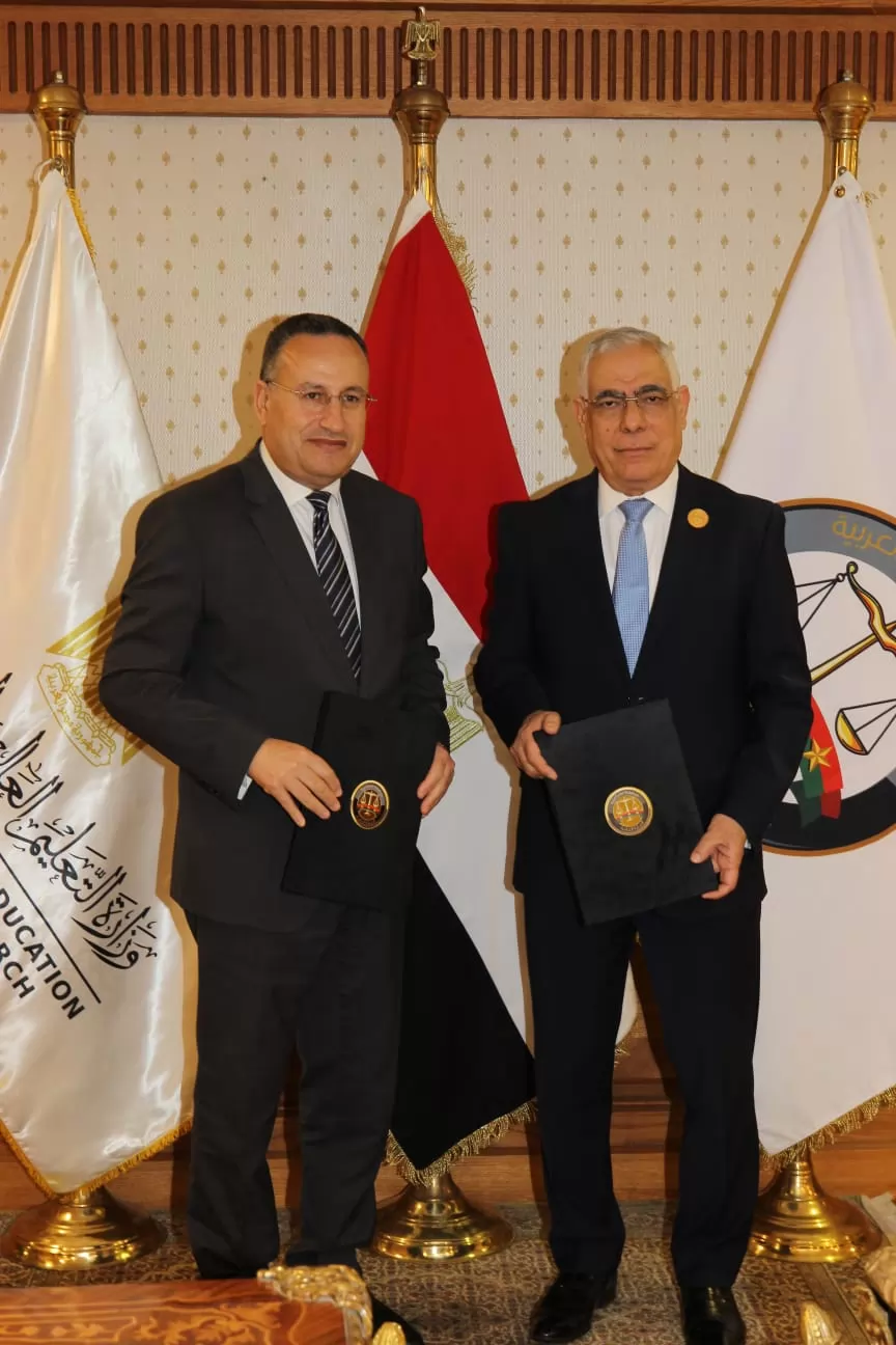 وزير التعليم العالي يشهد إطلاق الصالونات الثقافية بالجامعات 