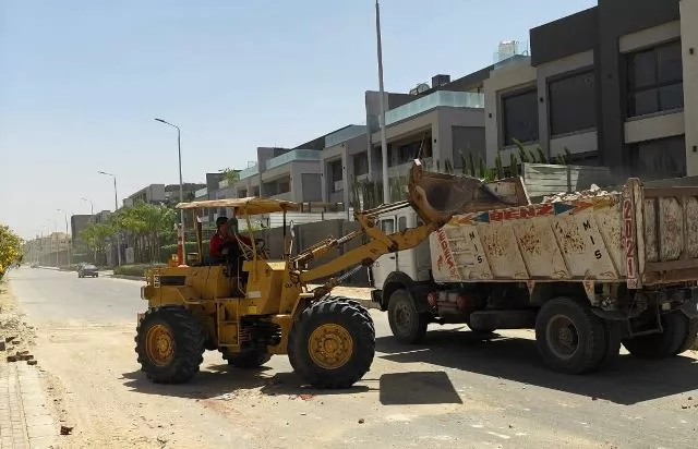 خطوة مهمة من رئيس جهاز مدينة الشروق لتحسين الصورة البصرية.. صور