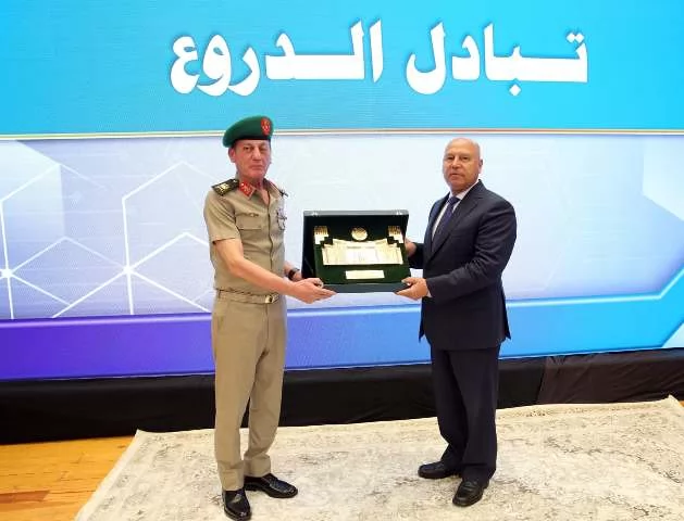 الأكاديمية العسكرية المصرية تنظم مراسم الإحتفال بتخرج دورات تدريب