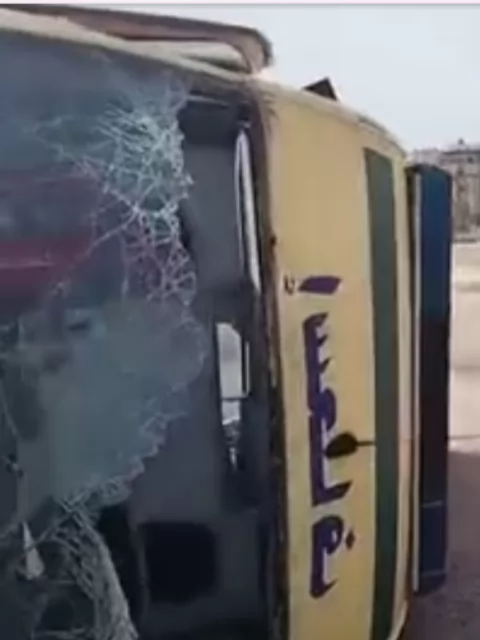 إصابة 3 أثر انقلاب سيارة إسعاف بطريق مطروح الإسكندرية