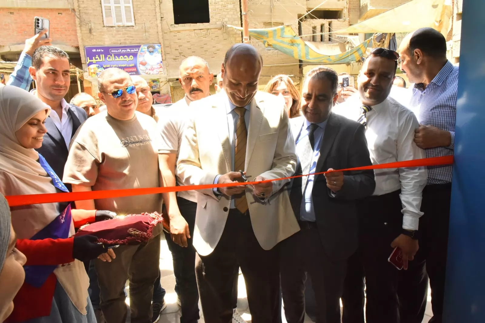  محافظ أسيوط يفتتح مركز رعاية الأمومة والطفولة بحي غرب بعد تطويره