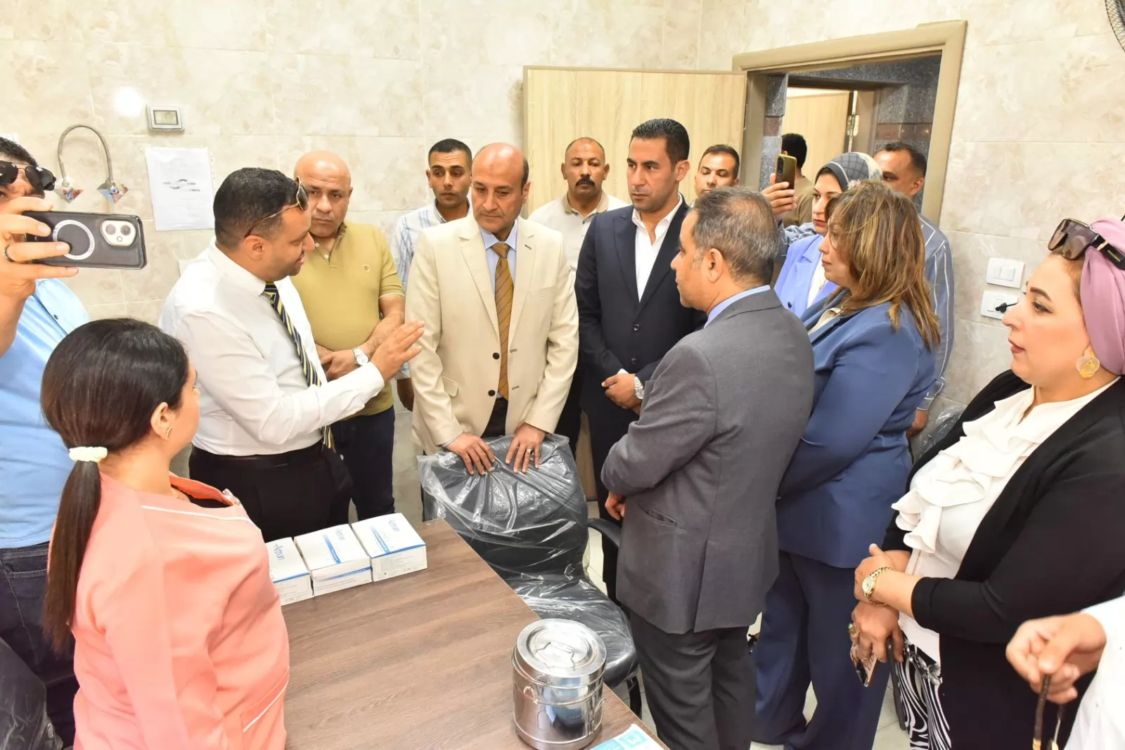  محافظ أسيوط يفتتح مركز رعاية الأمومة والطفولة بحي غرب بعد تطويره